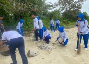 Lanal Bintan Laksanakan Bersih Pantai Dalam Dukung Pelaksanaan Bhakti Sosial