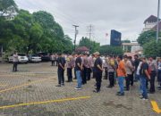 Kapolsek Rawalumbu Pimpin Apel Pengamanan Aksi Damai di DPRD Kota Bekasi