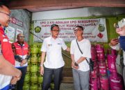 Pastikan Stok LPG 3 Kg Aman, Pertamina Patra Niaga Regional JBB Dampingi Wakil Menteri BUMN Kunjungi Pangkalan di Kota Bandung