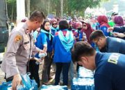 Polri Peduli Untuk Massa Aksi Buruh di Dalam Monas Jakarta