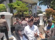 Karyawan dan Pengusaha Hiburan Tolak Perda Tentang Kawasan Tanpa Rokok (KTR) yang Melarang Aktivitas Merokok di Tempat Hiburan Malam